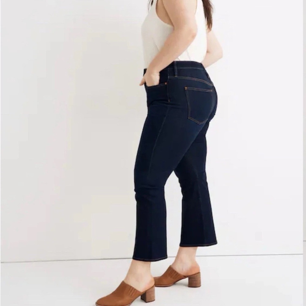 Madewell Petite Curvy Cali Demi Boot Jeans in Dark Blue Wash 23P Crop Flare